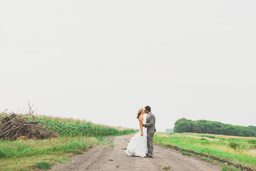 Carin + Peter :: Manitoba Wedding Kampphotography Winnipeg Wedding Photographers 