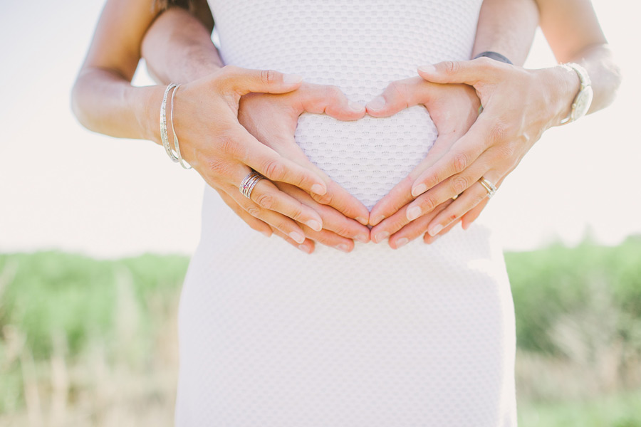 Lynsey + Brendon + Theo + ??? :: Family & Maternity Session Kampphotography Winnipeg Family Session Kampphotography Winnipeg Maternity Photographers Kampphotography Winnipeg Wedding Photographers Portrait Session 