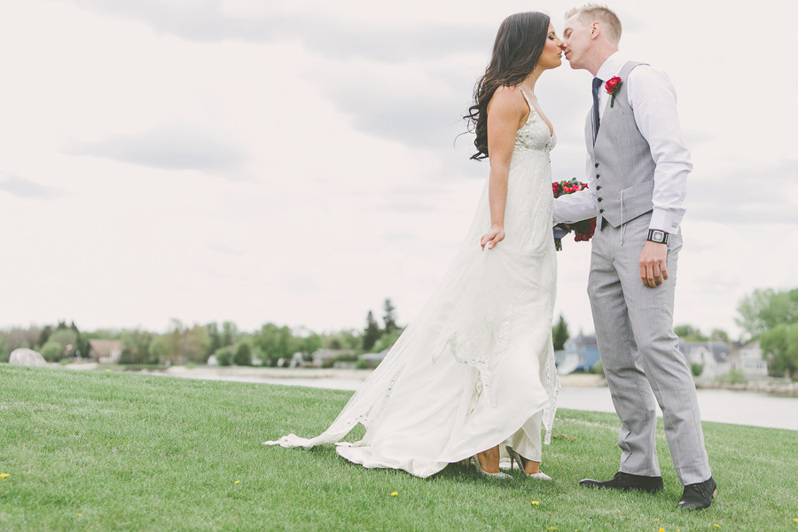 Jenna + Brett :: Gimli Wedding Kampphotography Winnipeg Wedding Photographers 