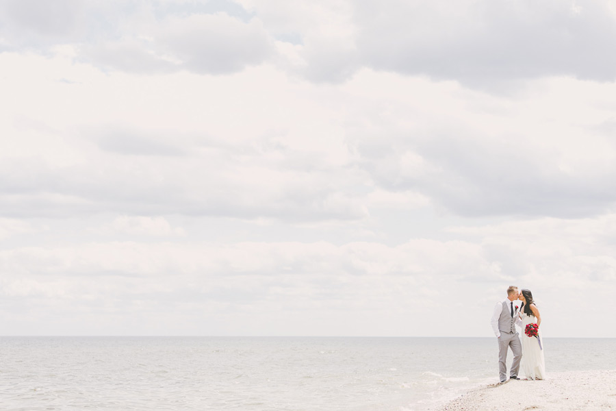 Jenna + Brett :: Gimli Wedding Kampphotography Winnipeg Wedding Photographers 