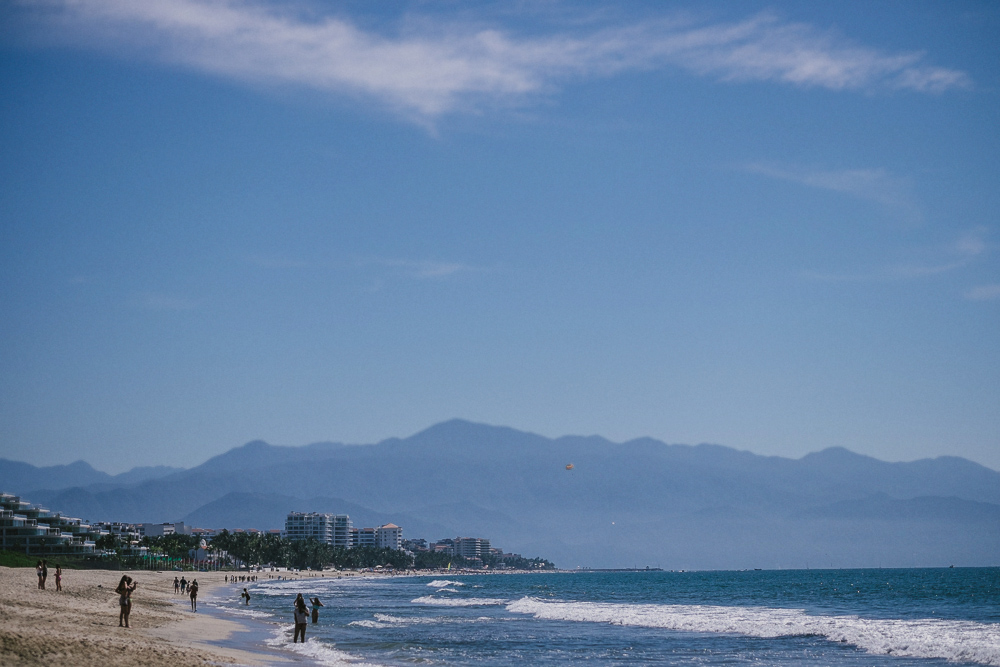 Puerto Vallarta // Beach + Street Kampphotography Destination Wedding 