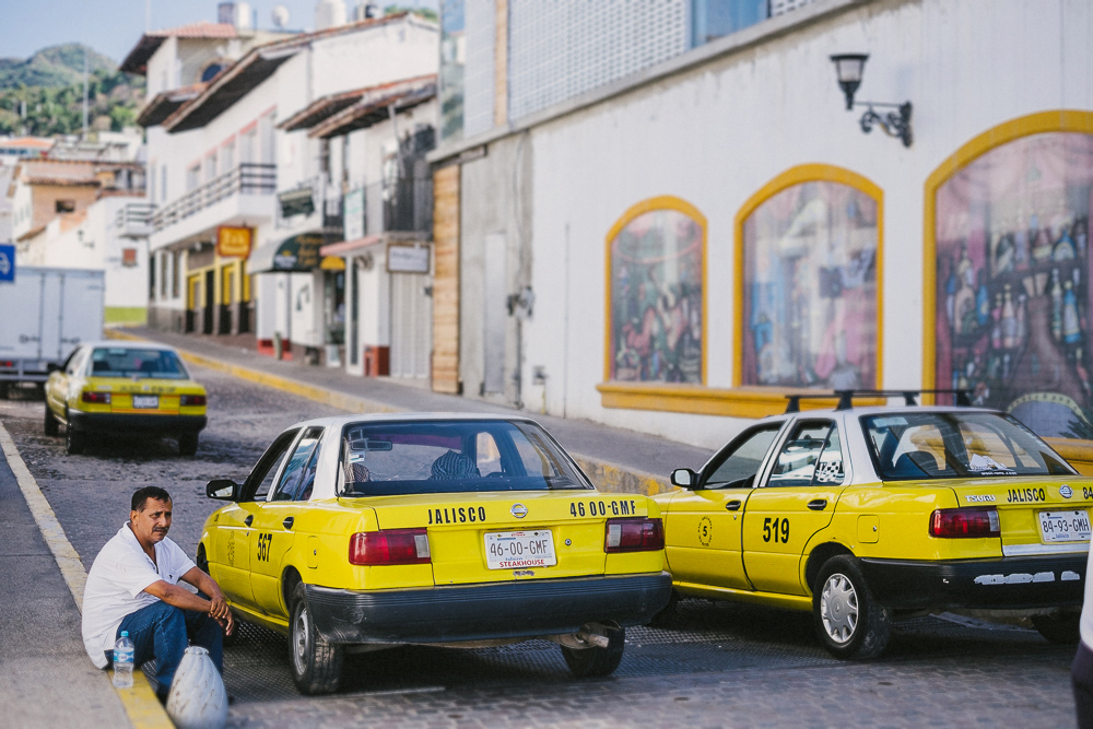 Puerto Vallarta // Beach + Street Kampphotography Destination Wedding 