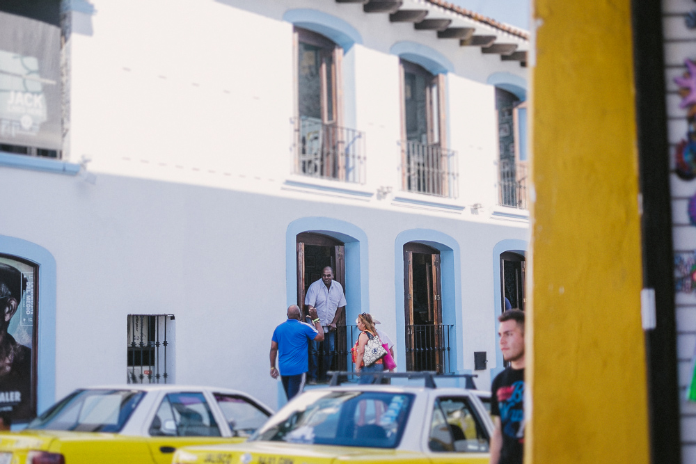 Puerto Vallarta // Beach + Street Kampphotography Destination Wedding 