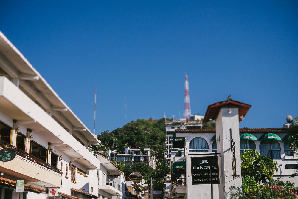 Puerto Vallarta // Beach + Street Kampphotography Destination Wedding 