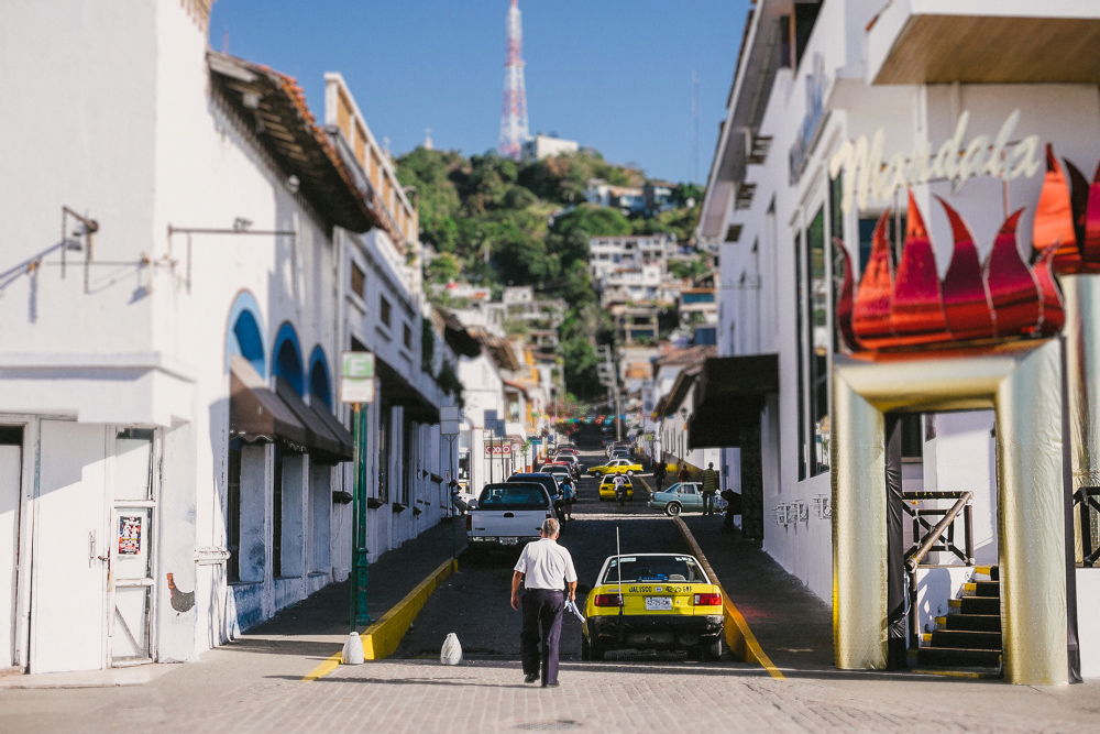 Puerto Vallarta // Beach + Street Kampphotography Destination Wedding 