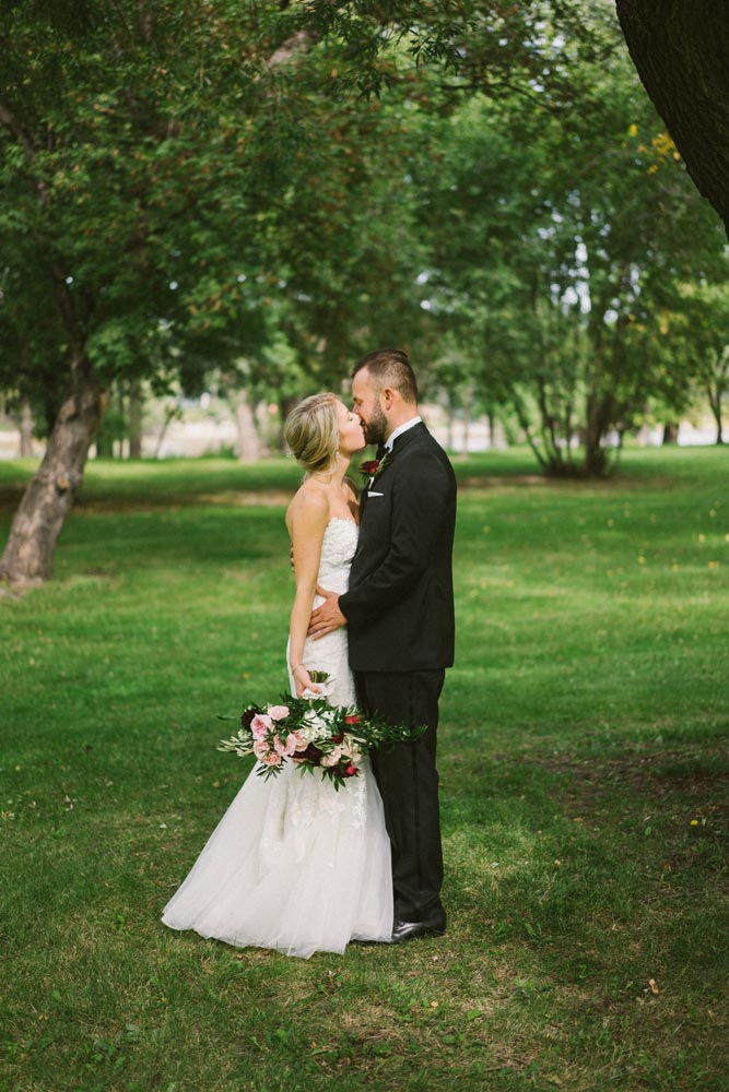 Ashleigh + Chris Kampphotography Winnipeg Wedding Photographers 