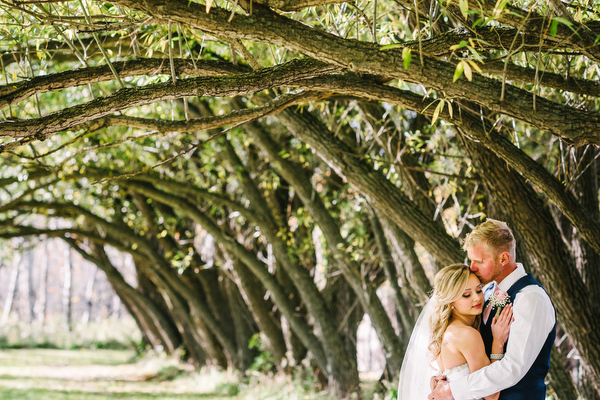 Leanna + Keith Kampphotography Winnipeg Wedding Photographers 