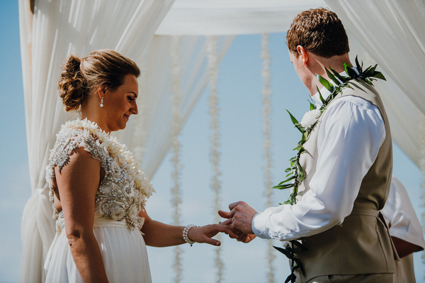 Four Seasons Hotel Maui Wedding Kampphotography Destination Wedding Kampphotography Winnipeg Wedding Photographers 