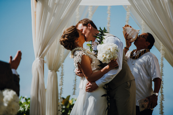 Four Seasons Hotel Maui Wedding Kampphotography Destination Wedding Kampphotography Winnipeg Wedding Photographers 