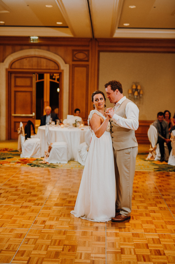 Four Seasons Hotel Maui Wedding Kampphotography Destination Wedding Kampphotography Winnipeg Wedding Photographers 