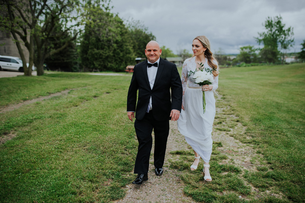 Steckle Heritage Farm Wedding Kampphotography Destination Wedding Kampphotography Winnipeg Wedding Photographers 