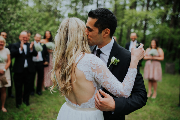 Steckle Heritage Farm Wedding Kampphotography Destination Wedding Kampphotography Winnipeg Wedding Photographers 