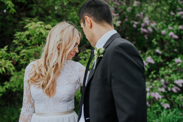 Steckle Heritage Farm Wedding Kampphotography Destination Wedding Kampphotography Winnipeg Wedding Photographers 