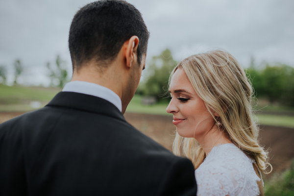 Steckle Heritage Farm Wedding Kampphotography Destination Wedding Kampphotography Winnipeg Wedding Photographers 