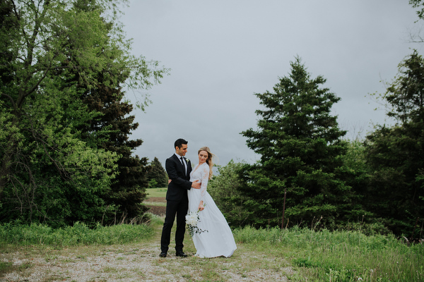 Steckle Heritage Farm Wedding Kampphotography Destination Wedding Kampphotography Winnipeg Wedding Photographers 