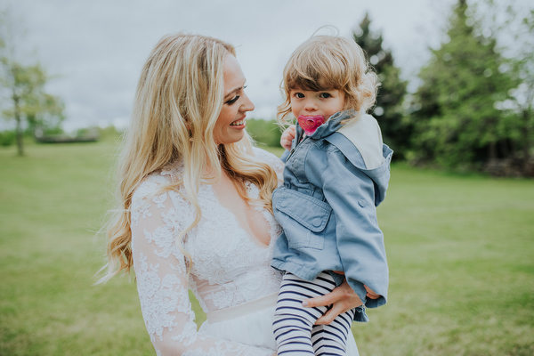 Steckle Heritage Farm Wedding Kampphotography Destination Wedding Kampphotography Winnipeg Wedding Photographers 