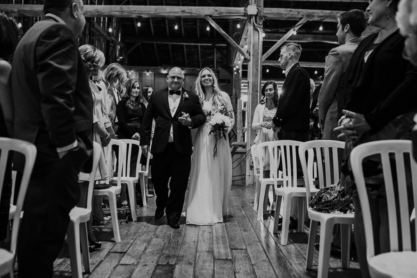 Steckle Heritage Farm Wedding Kampphotography Destination Wedding Kampphotography Winnipeg Wedding Photographers 