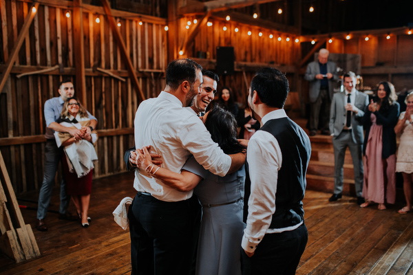 Steckle Heritage Farm Wedding Kampphotography Destination Wedding Kampphotography Winnipeg Wedding Photographers 