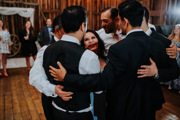 Steckle Heritage Farm Wedding Kampphotography Destination Wedding Kampphotography Winnipeg Wedding Photographers 