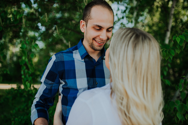 Cabin Engagement Kampphotography Winnipeg Wedding Photographers You and Me Session 