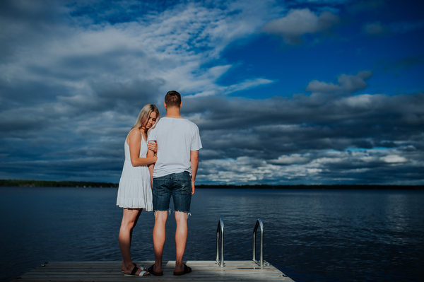 Cabin Engagement Kampphotography Winnipeg Wedding Photographers You and Me Session 