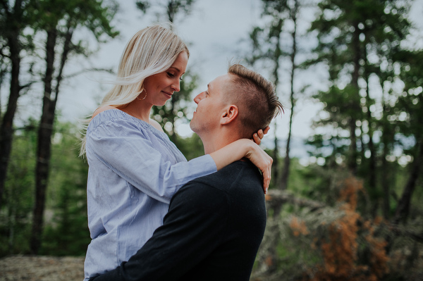 Cabin Engagement Kampphotography Winnipeg Wedding Photographers You and Me Session 