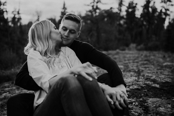 Cabin Engagement Kampphotography Winnipeg Wedding Photographers You and Me Session 