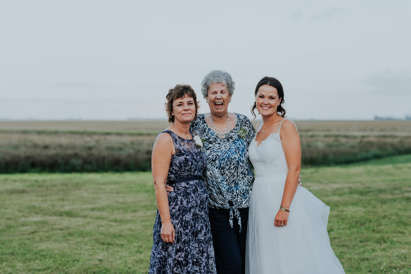 Manitoba Farm Wedding Kampphotography Winnipeg Wedding Photographers 