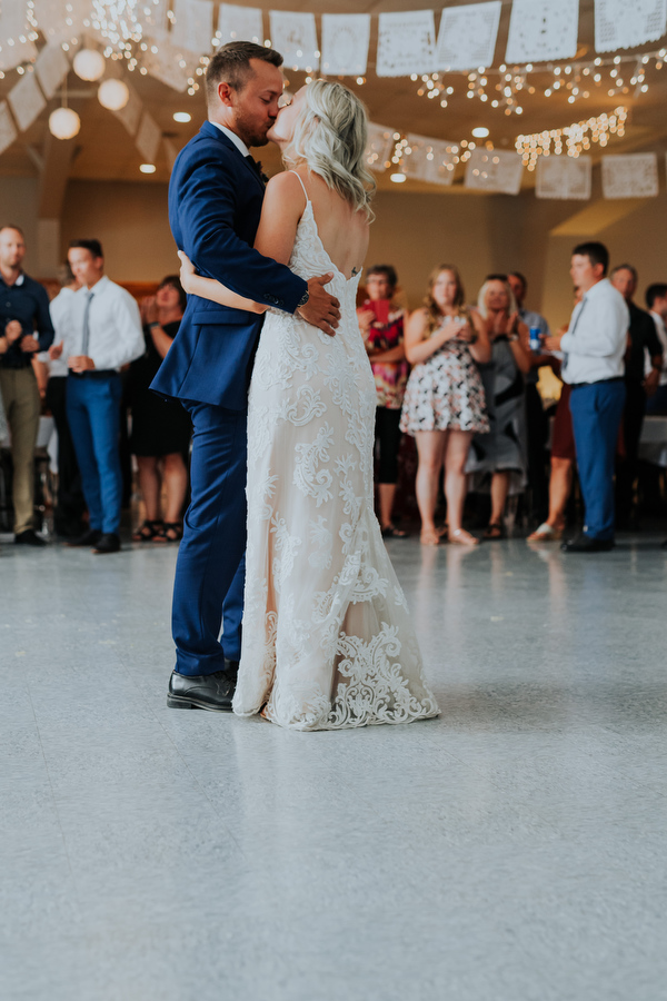 Swan River Wedding Kampphotography Winnipeg Wedding Photographers 