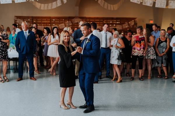 Swan River Wedding Kampphotography Winnipeg Wedding Photographers 