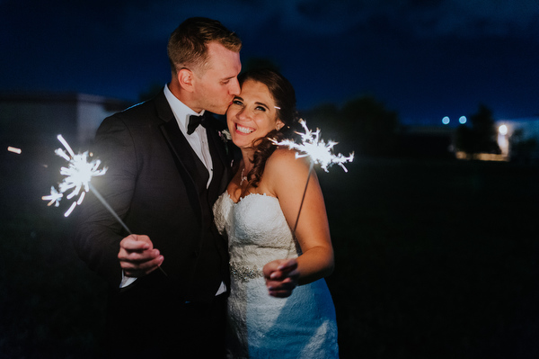 Greenwood Inn Wedding Kampphotography Winnipeg Wedding Photographers 